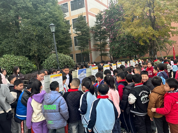 科普大篷車走進(jìn)高新區(qū)實(shí)驗(yàn)小學(xué)