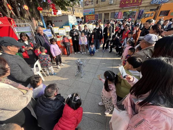 科普大篷車走進(jìn)連江縣潘渡鎮(zhèn)貴新社區(qū)