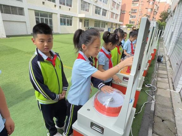 “少年逐光，探秘?zé)o限”——臺(tái)江第二實(shí)驗(yàn)小學(xué)相約福州科技館共探科學(xué)秘境