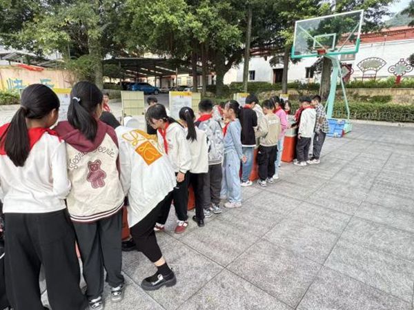 “科技大篷車，點燃科學(xué)夢”——長樂區(qū)鶴上鎮(zhèn)中心小學(xué)相約福州科技館共探科學(xué)秘境