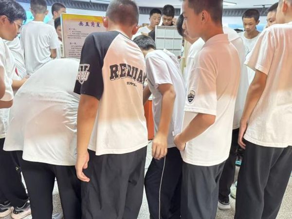 “車”載科學(xué)趣，濱江學(xué)子遇新知——福清濱江中學(xué)科普車活動(dòng)