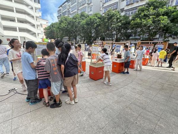 “智享長(zhǎng)樂科普月，解鎖科學(xué)新答案”——長(zhǎng)樂區(qū)洞江小學(xué)迎來奇妙科普之旅