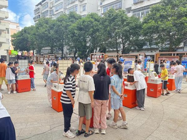 “智享長(zhǎng)樂科普月，解鎖科學(xué)新答案”——長(zhǎng)樂區(qū)洞江小學(xué)迎來奇妙科普之旅