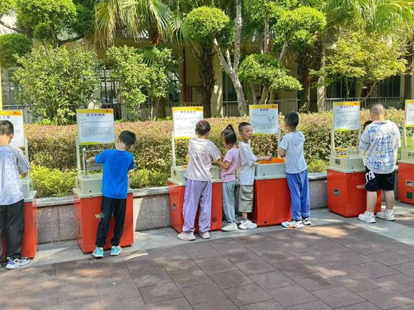 “科學(xué)巴士進校園，探索奇妙科學(xué)課”——福建開放大學(xué)附屬中學(xué)相約奇妙科學(xué)之旅