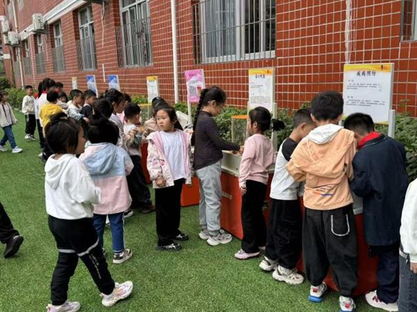 “玩轉(zhuǎn)科學(xué)，車享快樂”——福州科技館攜手福州市遠(yuǎn)洋小學(xué)共赴趣味科學(xué)之約