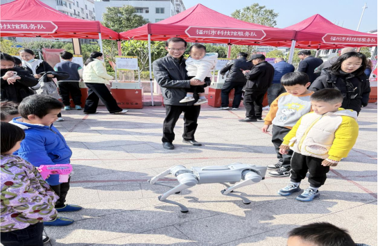 科技下鄉(xiāng)暖民心 福州科技館科普大篷車點亮2026年閩清“三下鄉(xiāng)”活動 科技下鄉(xiāng)暖民心 福州科技館科普大篷車點亮2026年閩清“三下鄉(xiāng)”活動