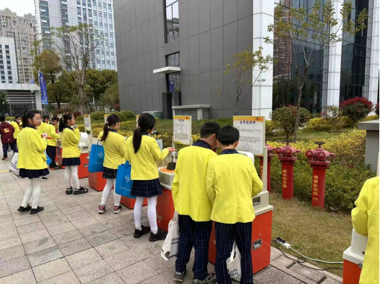 科普大篷車開進氣象日，沉浸式互動“觀測”未來——福州科技館科普大篷車進福建省氣象局
