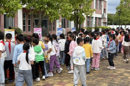 播撒科學火種 點亮學子夢想——福州科技館科普大篷車走進閩侯竹岐高洲小學
