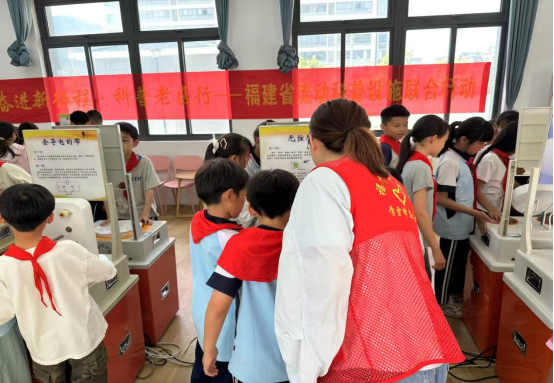 點亮科學夢想 播撒創(chuàng)新種子——福州科技館科普大篷車走進福清占澤中心小學
