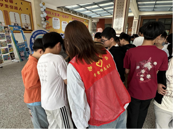 科普大篷車進(jìn)校園 點(diǎn)亮少年科學(xué)夢(mèng)——福州科技館科普大篷車駛?cè)脒B江敖江中心小學(xué)