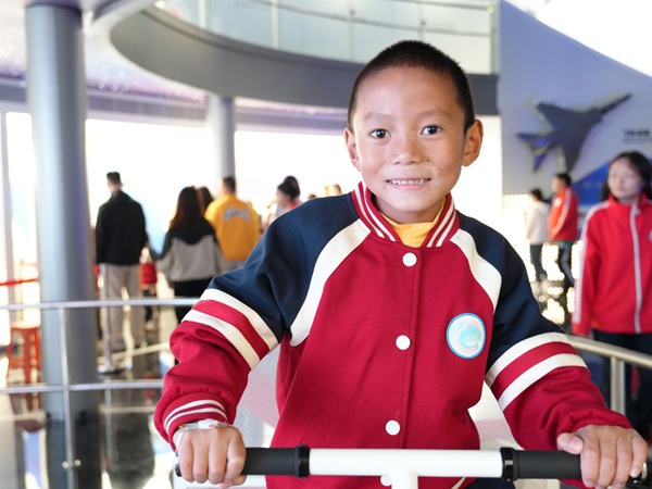 活動(dòng)手記 | 西藏先心病患兒及家屬參觀福州科技館