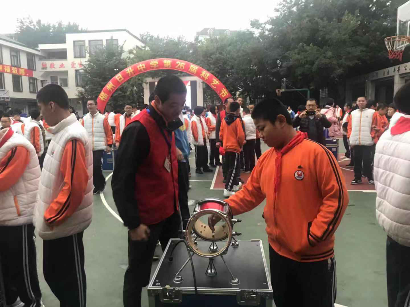 “科普進(jìn)校園— —福州科技館送科普進(jìn)日升中學(xué)、屏東中學(xué)和屏北分?！? width=