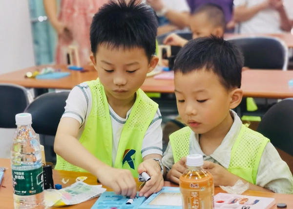 2024年全國科普日系列活動暨福州科技館“玩轉科學?手工作坊”第四期——磁鐵的吸引力活動舉辦