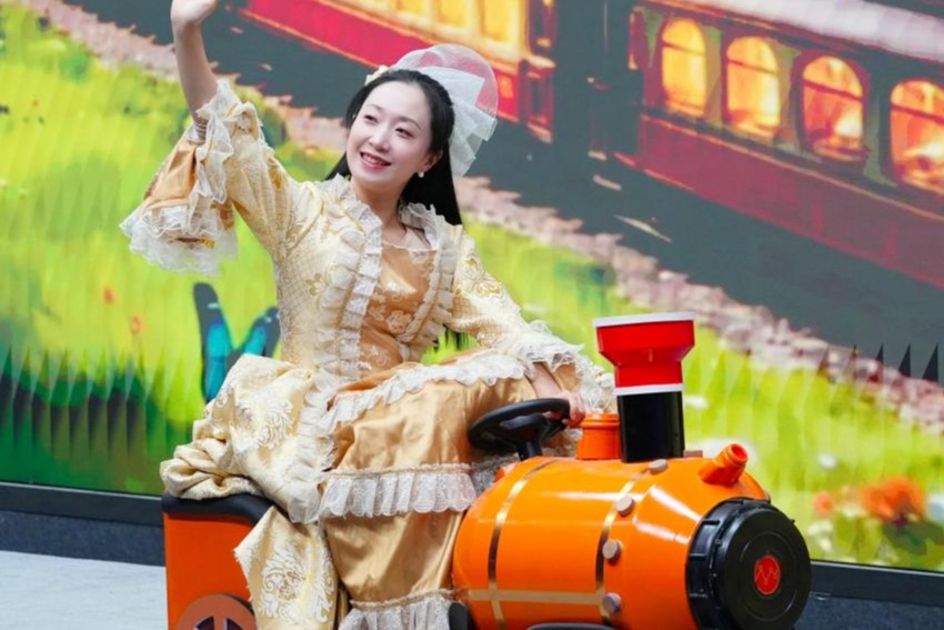科普舞臺劇《科學(xué)小勇士》上演 福州科技館推出沉浸式科普新體驗(yàn)
