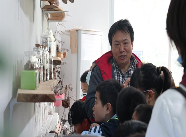 福州科技館開展312植樹節(jié)——“擁抱春天，探索大自然的奧秘”分館研學(xué)活動(dòng)