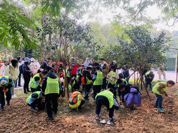 福州科技館開展312植樹節(jié)——“擁抱春天，探索大自然的奧秘”分館研學(xué)活動(dòng)