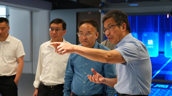 上海科技館領導參觀調研福州科技館