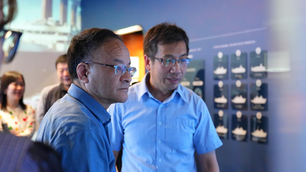 上?？萍拣^領導參觀調研福州科技館