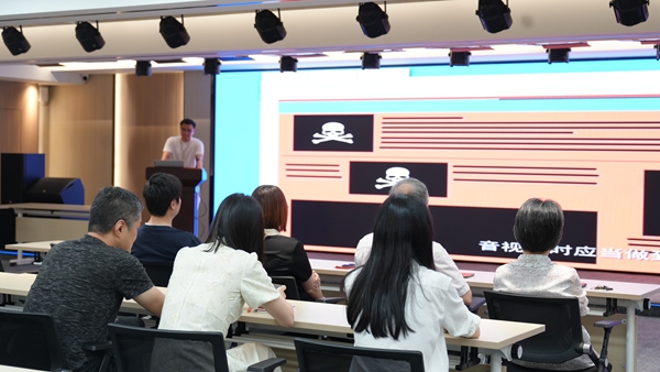 “以練筑防 護(hù)航平安”——福州科技館開展2025年防恐應(yīng)急綜合演練