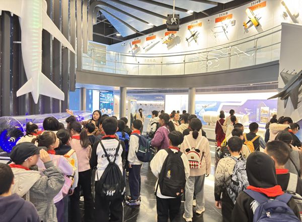 山海同閱，科技筑夢：福州科技館攜手福州市少年兒童圖書館點亮鄉(xiāng)村學子科學夢想